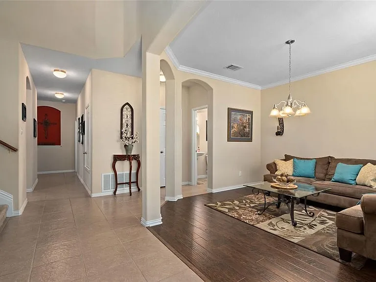 153 Crizer Ct — Photo 3