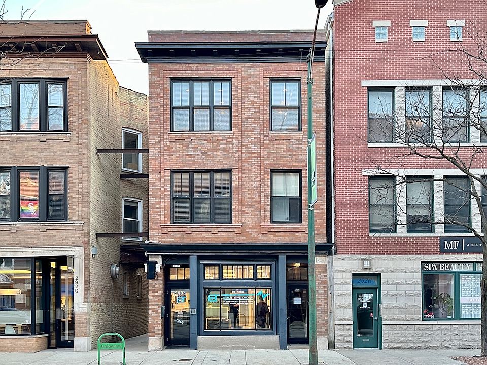 1st image of 2924 N Lincoln Ave #2