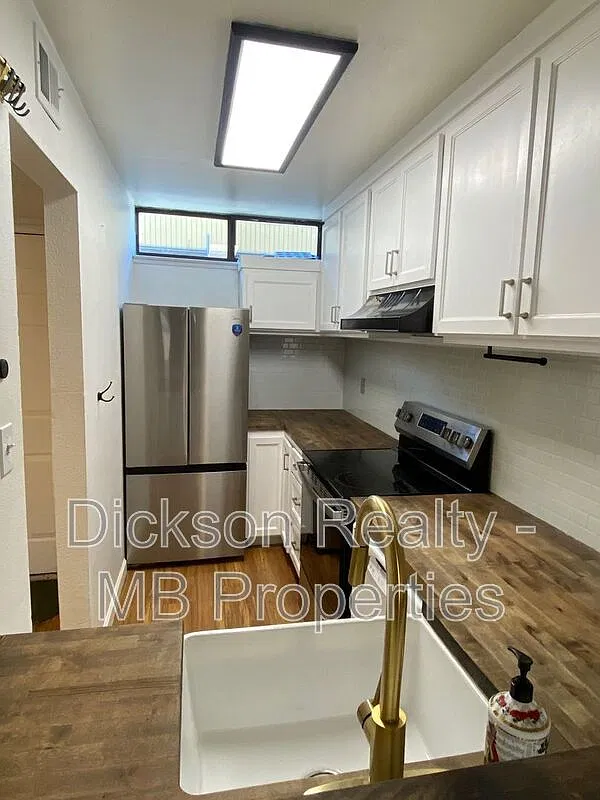 2 bed, 1.5 bath, 936 sqft, $1,750 — Photo 1