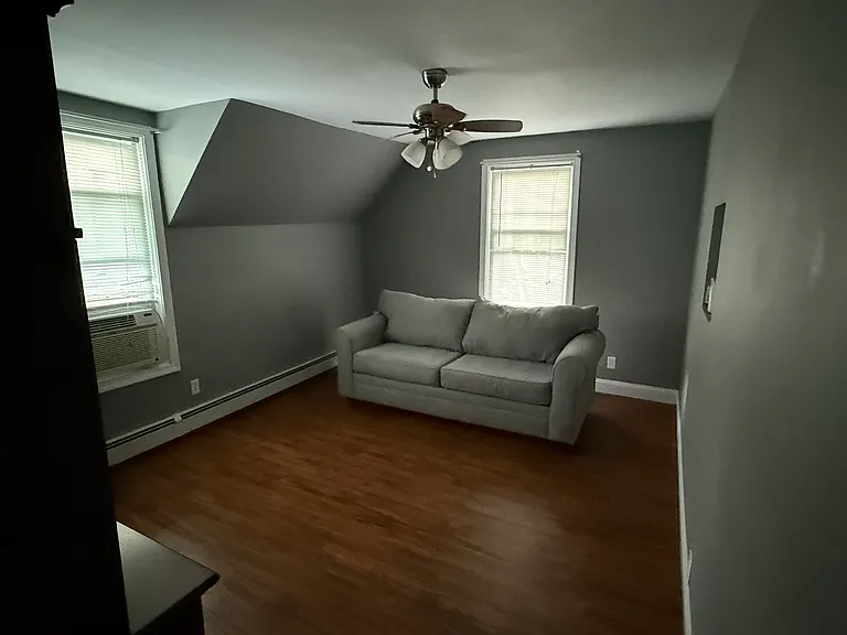 136 Hall St #2 — Photo 4