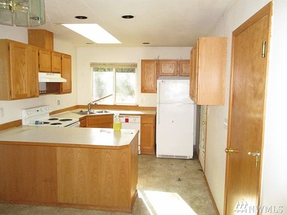 5th image of 747 Evergreen Ave SE