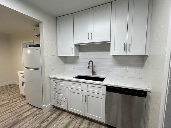 5th image of 4108 Garden Ave #3
