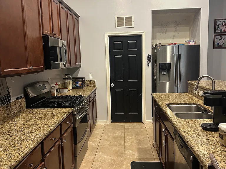 8913 Cadbury Dr — Photo 5