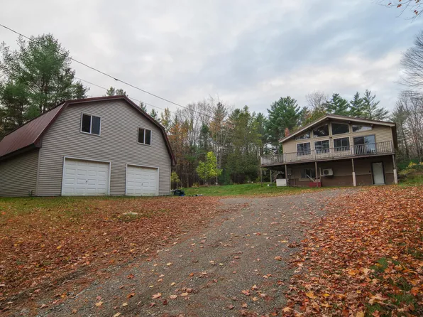 712 Avenue Road, Corinth, ME 04427