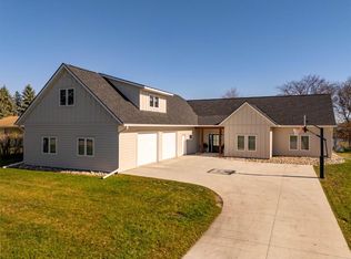 1949 Rosewood Ln SE, Alexandria, MN 56308