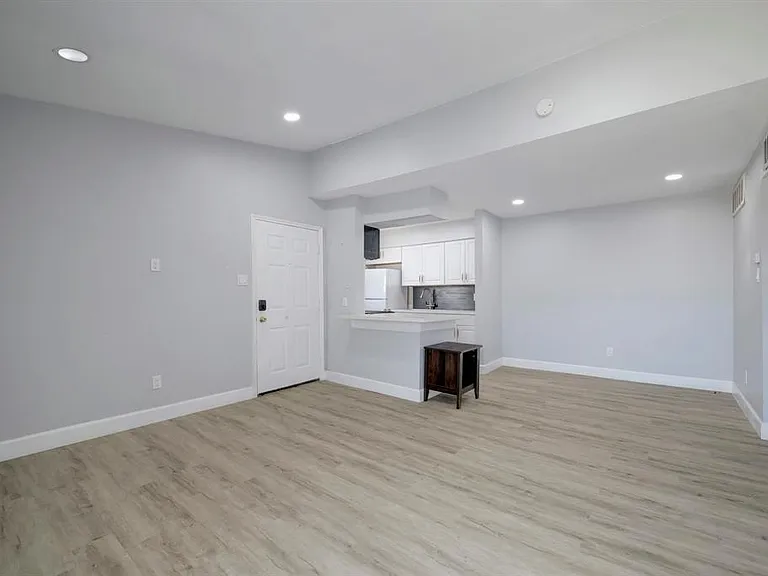 9550 Deering Dr #210 — Photo 8