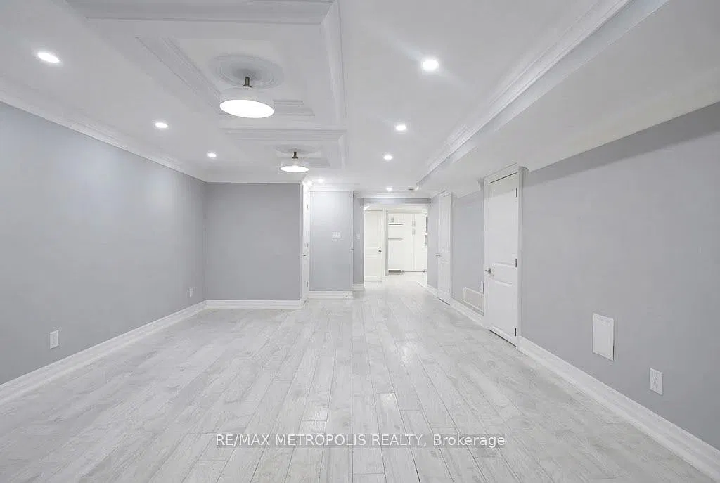 2 bed, $1,900 — Photo 3