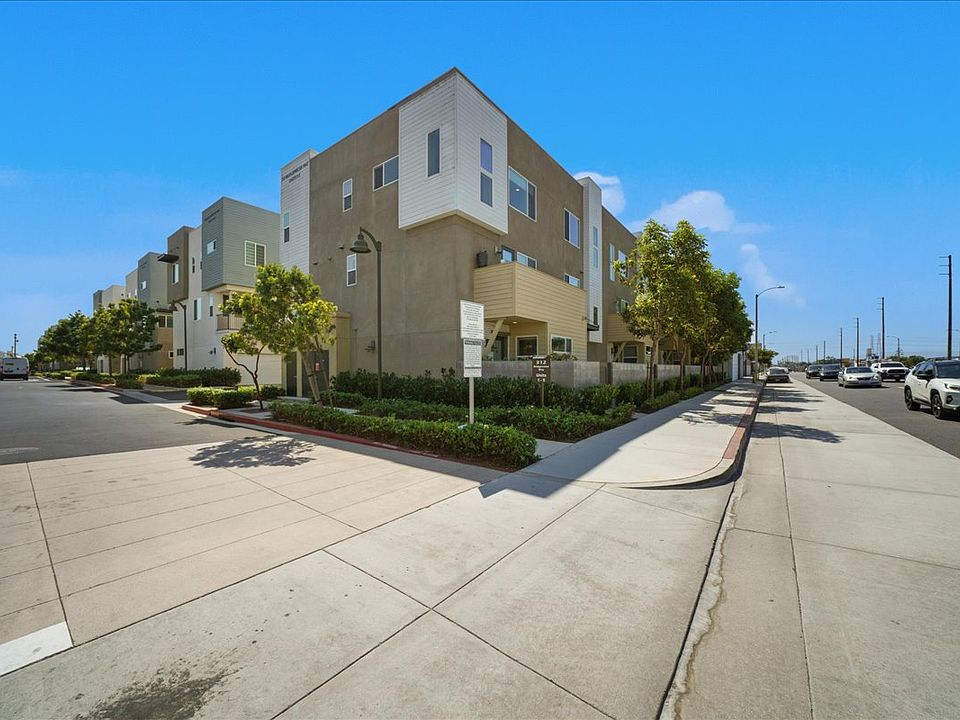 1st image of 312 Bridgewater Way #1