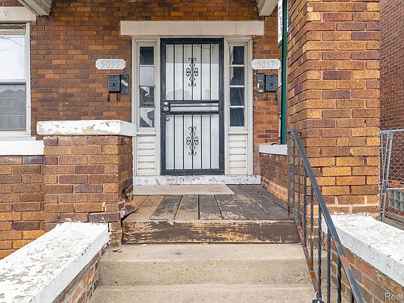 3rd image of 5055 Dailey St