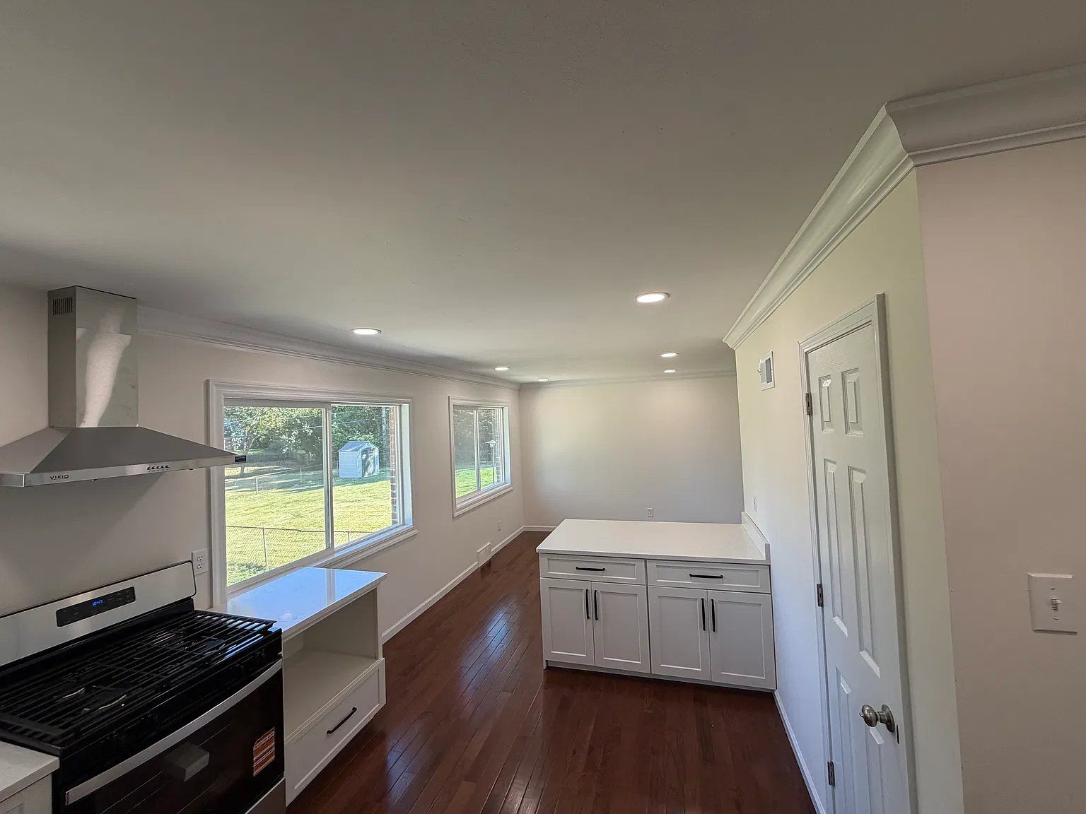 3 bed, 2186 sqft, $2,900 — Photo 3