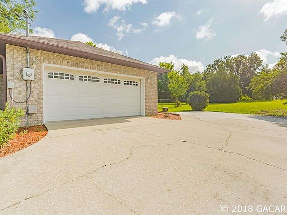 4th image of 197 SW Edna Ct