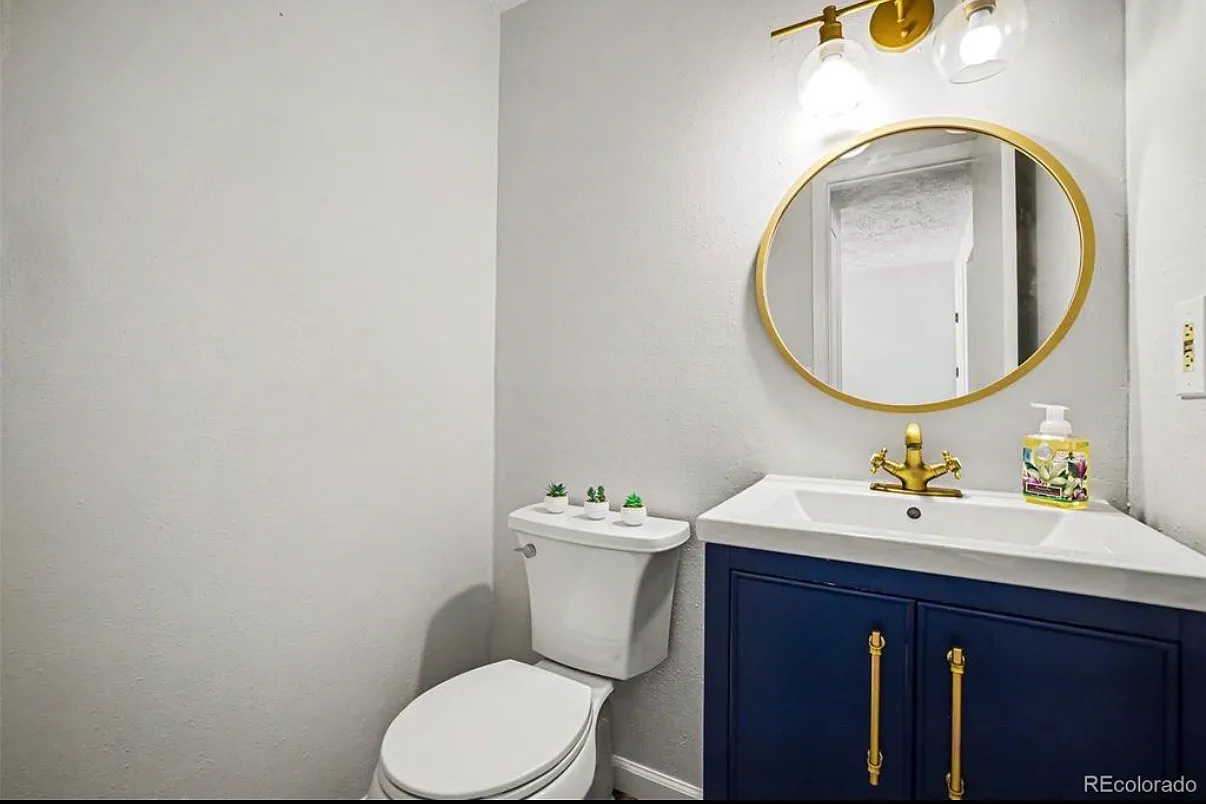 2 bed, 896 sqft, $2,500 — Photo 4