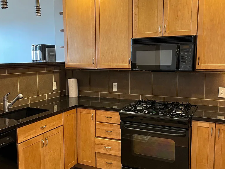 210 S 16th St #919 — Photo 1