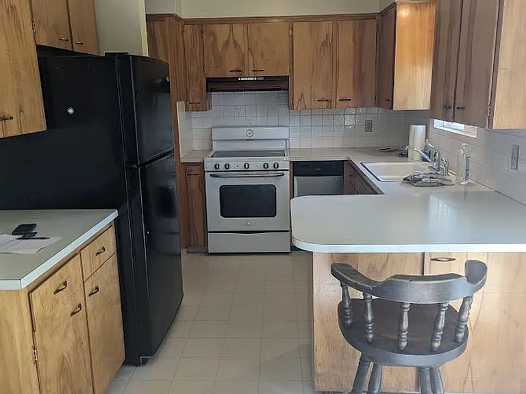 1246 Boston St — Photo 8