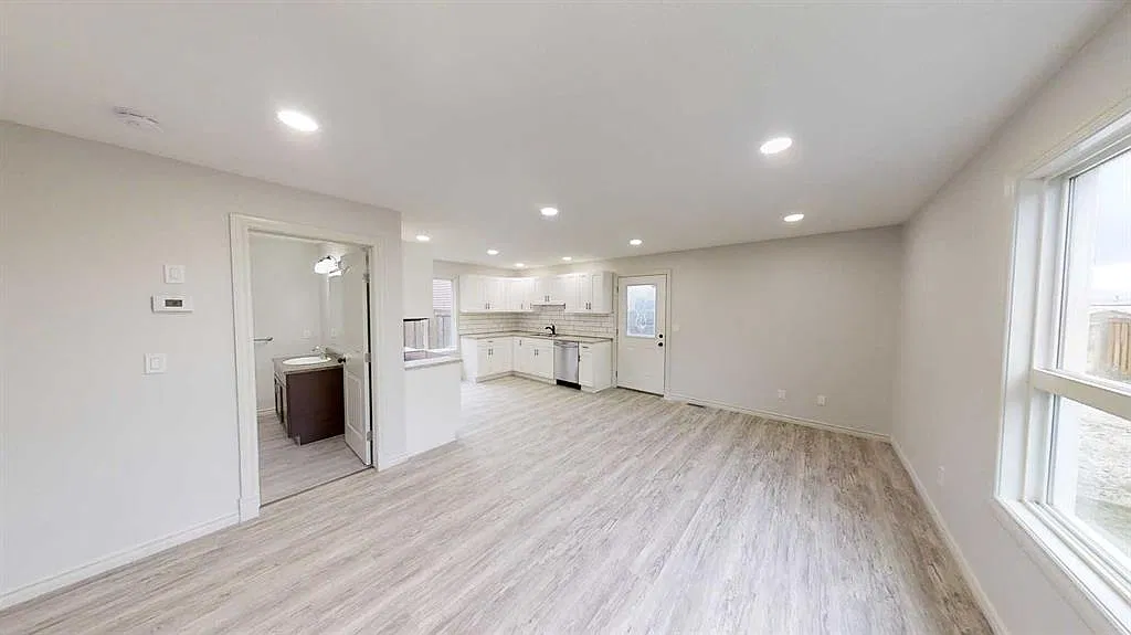 2 bed, 1.0 bath, 1000 sqft, $1,400 — Photo 3