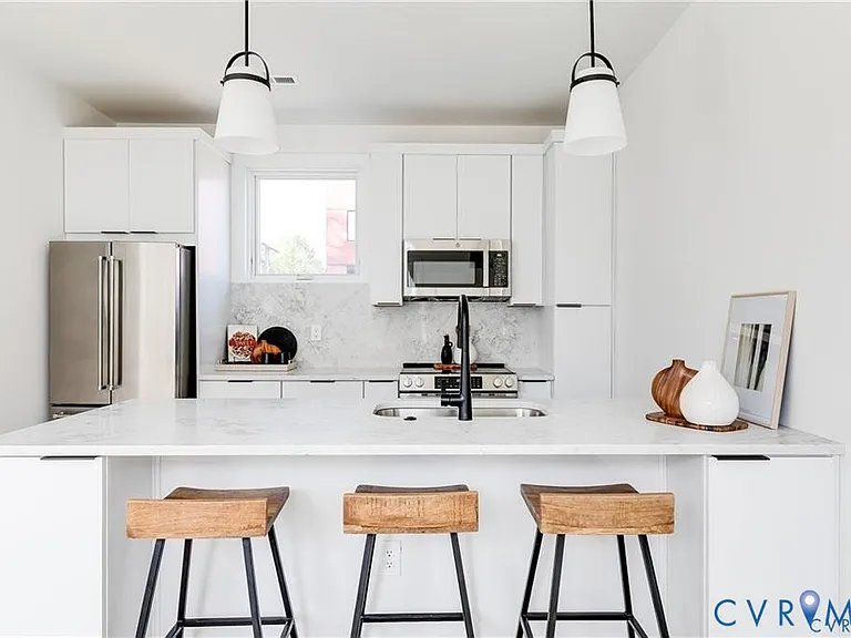 220 N 20th St #1 — Photo 15