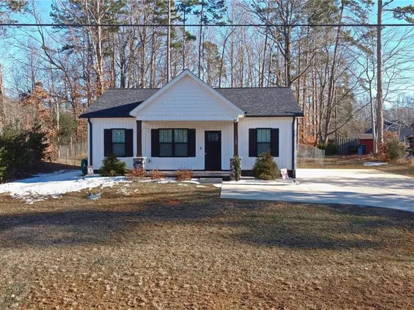 1123 Black Rd, Thomasville, NC 27360