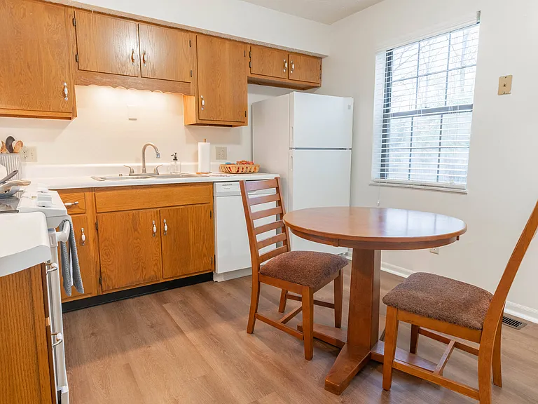 The Court at Sandstone Apartments — Photo 3