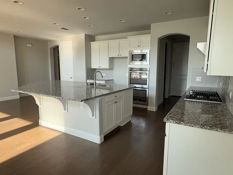 2620 Walnut Creek Ln — Photo 6