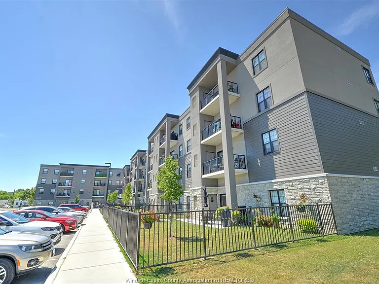 207 Brock St #319 — Photo 6