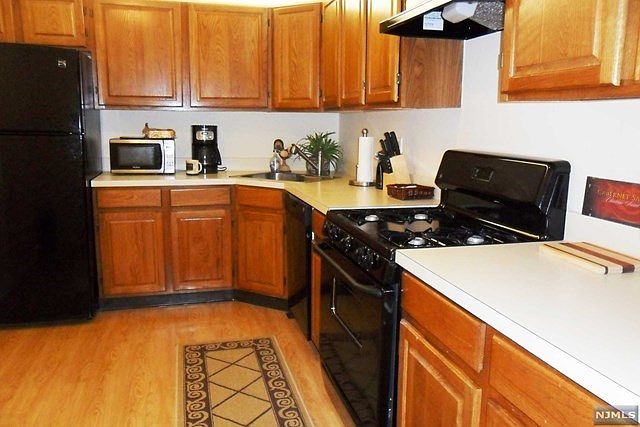 2nd image of 260 Larch Ln