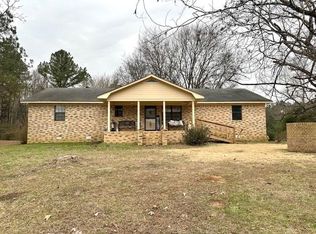 390 Pyburn Dr, Savannah, TN 38372