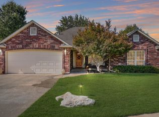 9904 E 100th Pl N, Owasso, OK 74055