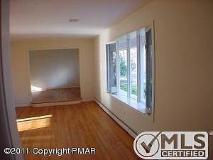 LIVING ROOM 3