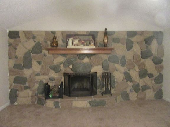 3rd image of 468 E Schirra Dr