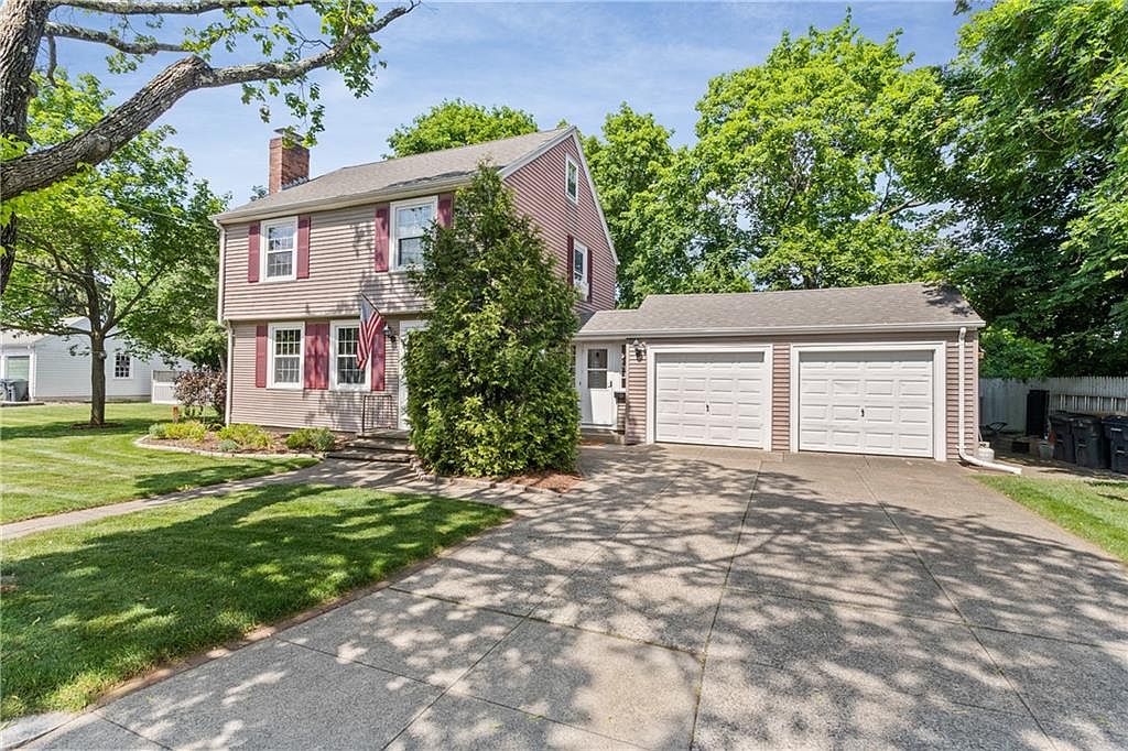 36 Woburn Rd, Rumford, RI 02916 Zillow