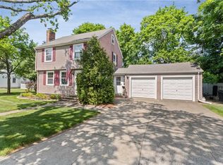 36 Woburn Rd, Rumford, RI 02916