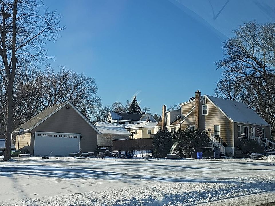 2nd image of 1004 S Cornell Ave