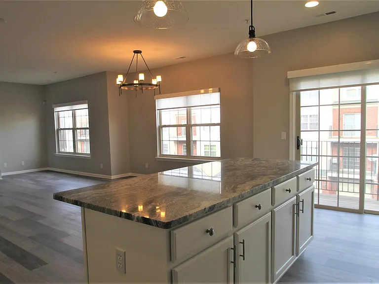 3243 Camden Dr #118 — Photo 9
