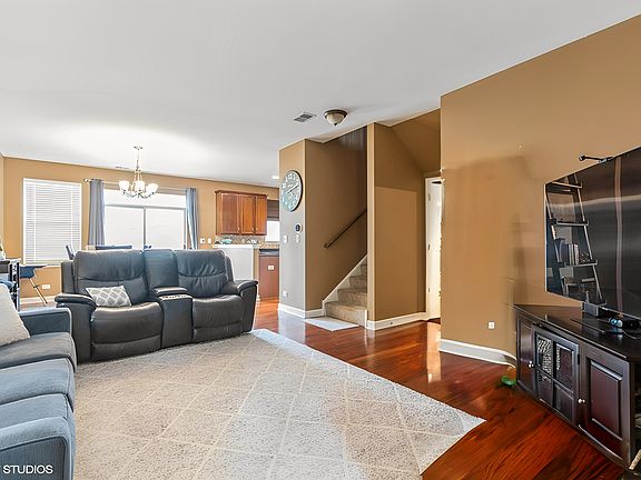 3rd image of 1279 Waverly Dr