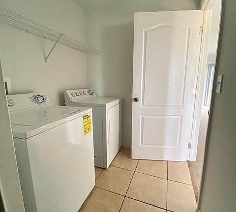4th image of 1407 Diplomat Pkwy E