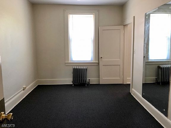 5th image of 460 Bloomfield Ave #3