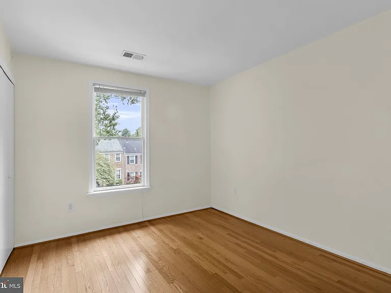 606 Northcliffe Dr — Photo 19