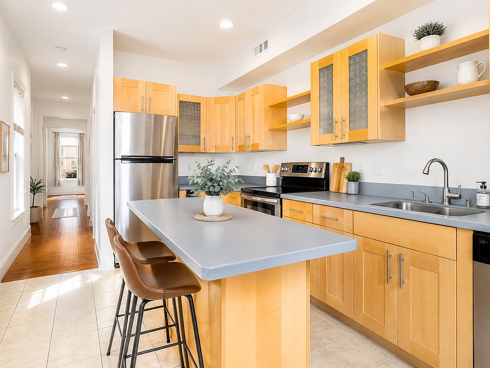 1st image of 9 Auburn St #2