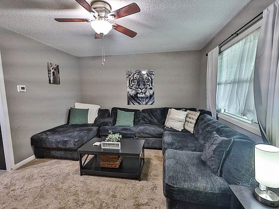 3rd image of 1209 Braeburn Dr