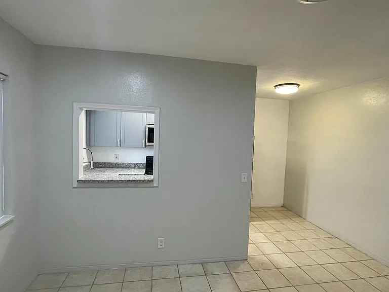 6400 NE 18th Ave #14 — Photo 8