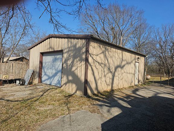 4th image of 5370 State Highway 82