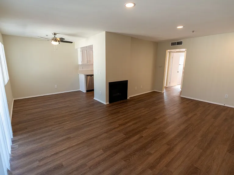 4444 Ensign Avenue — Photo 71