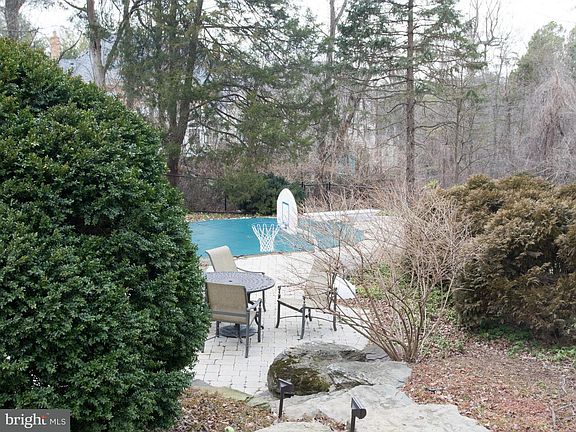 3rd image of 1303 Ballantrae Ct