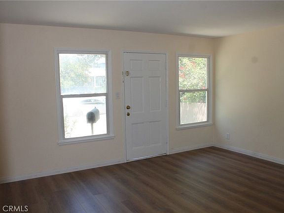 4th image of 1613 W Victory Blvd