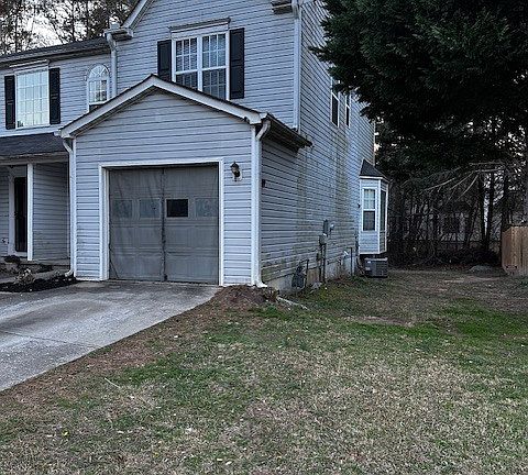 3rd image of 5675 Hampton Ct