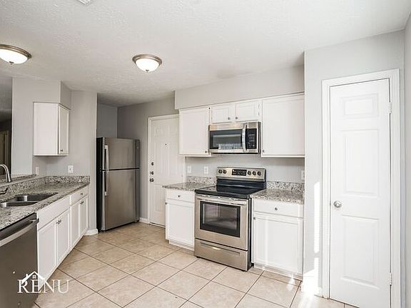 4th image of 2910 Tarpon Dr