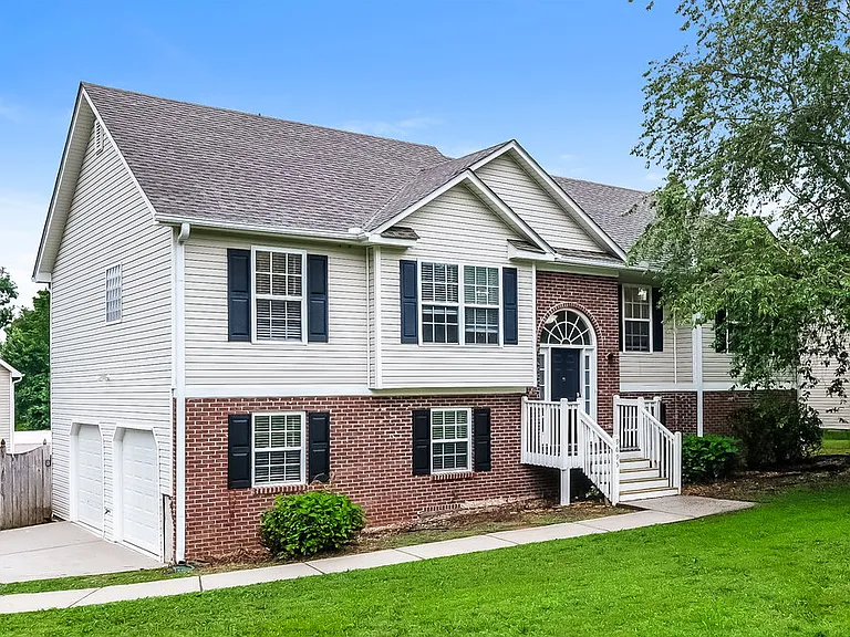 9695 Poole Rd — Photo 4