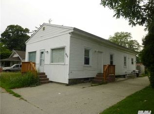 957 Suffolk Ave, Brentwood, NY 11717