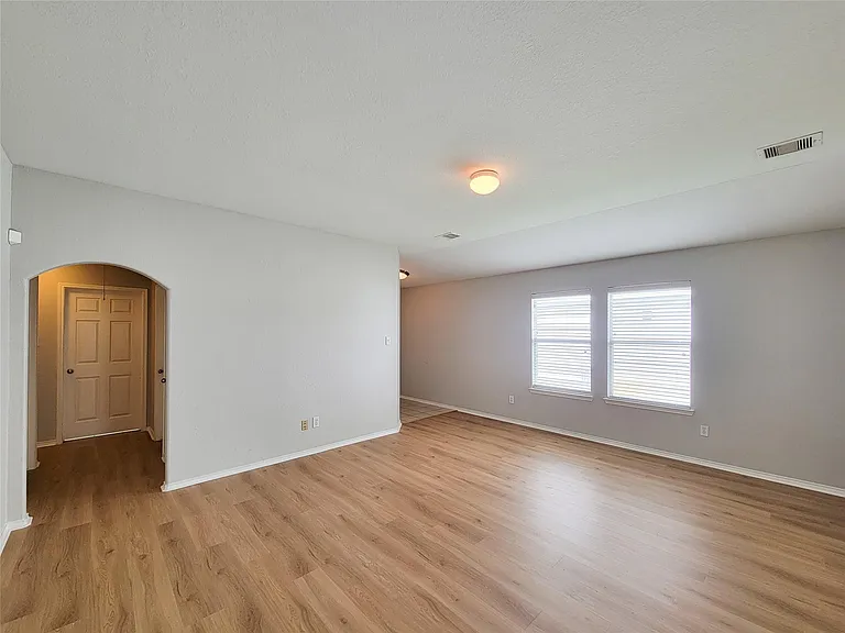 7438 Fox Knoll Ln — Photo 6