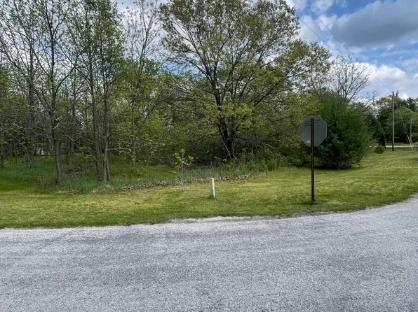 550 E 1125 N, Demotte, IN 46310